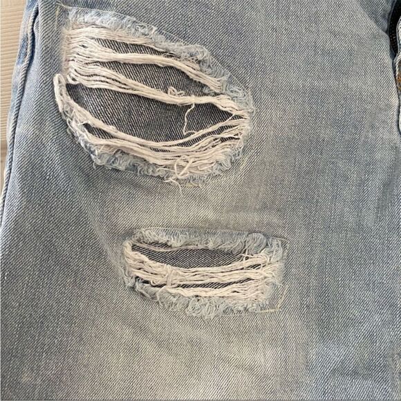 Forever 21 Distressed Light Denim Women's Shorts - Picture 11 of 14